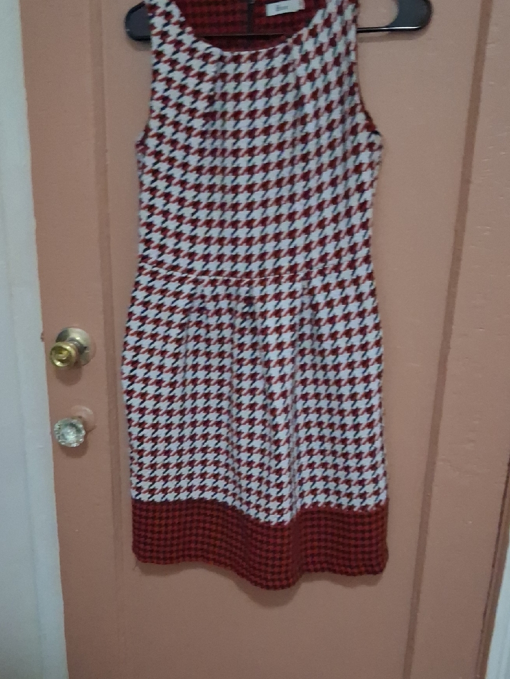 HUE Red and Black Houndstooth Knit dress With 2 Pockets.